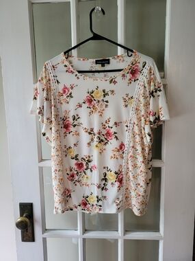 Modern Attraction White Floral Blouse Size XL Stretch Comfort Casual Bussiness